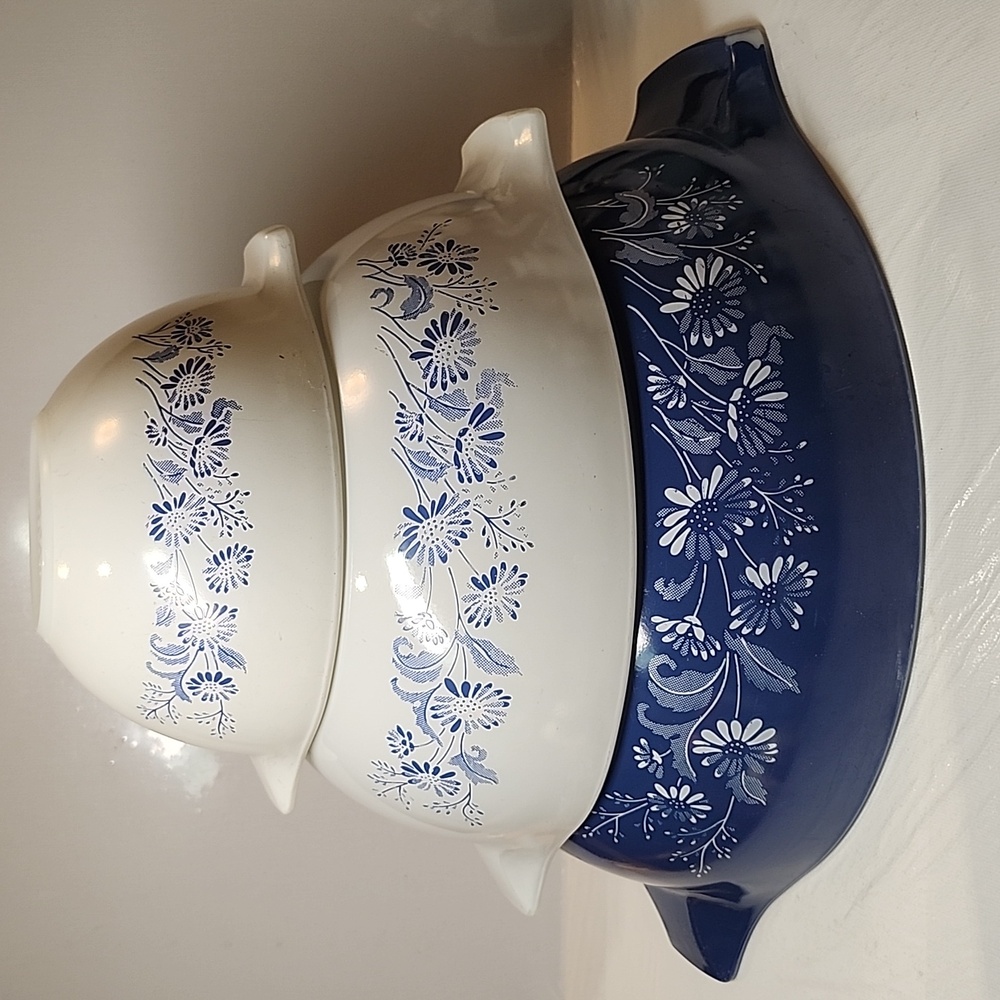 Vintage Pyrex colonial Mist Cinderella nesting mixing bowl 444-4L.443.441